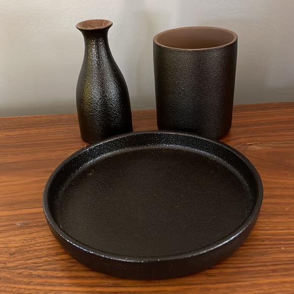 Japanese Stoneware Sake Serving Set - Picture 3 of 6